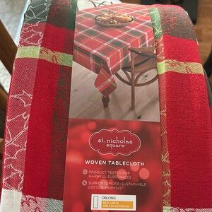 St nicholas square oblong woven oblong tablecloth